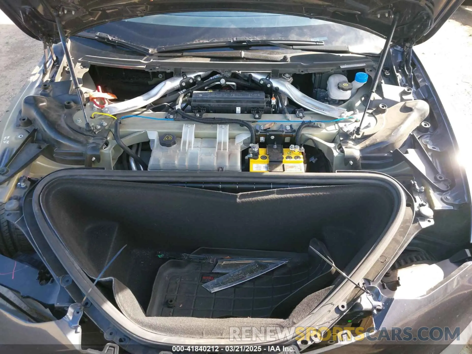 10 Photograph of a damaged car 5YJSA1E29KF348051 TESLA MODEL S 2019