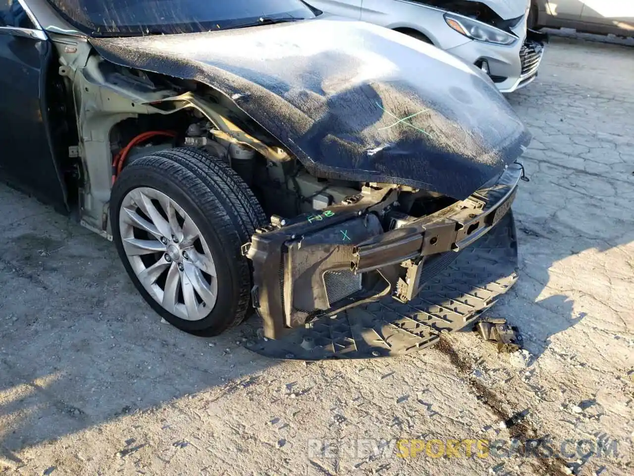 9 Photograph of a damaged car 5YJSA1E2XKF305578 TESLA MODEL S 2019