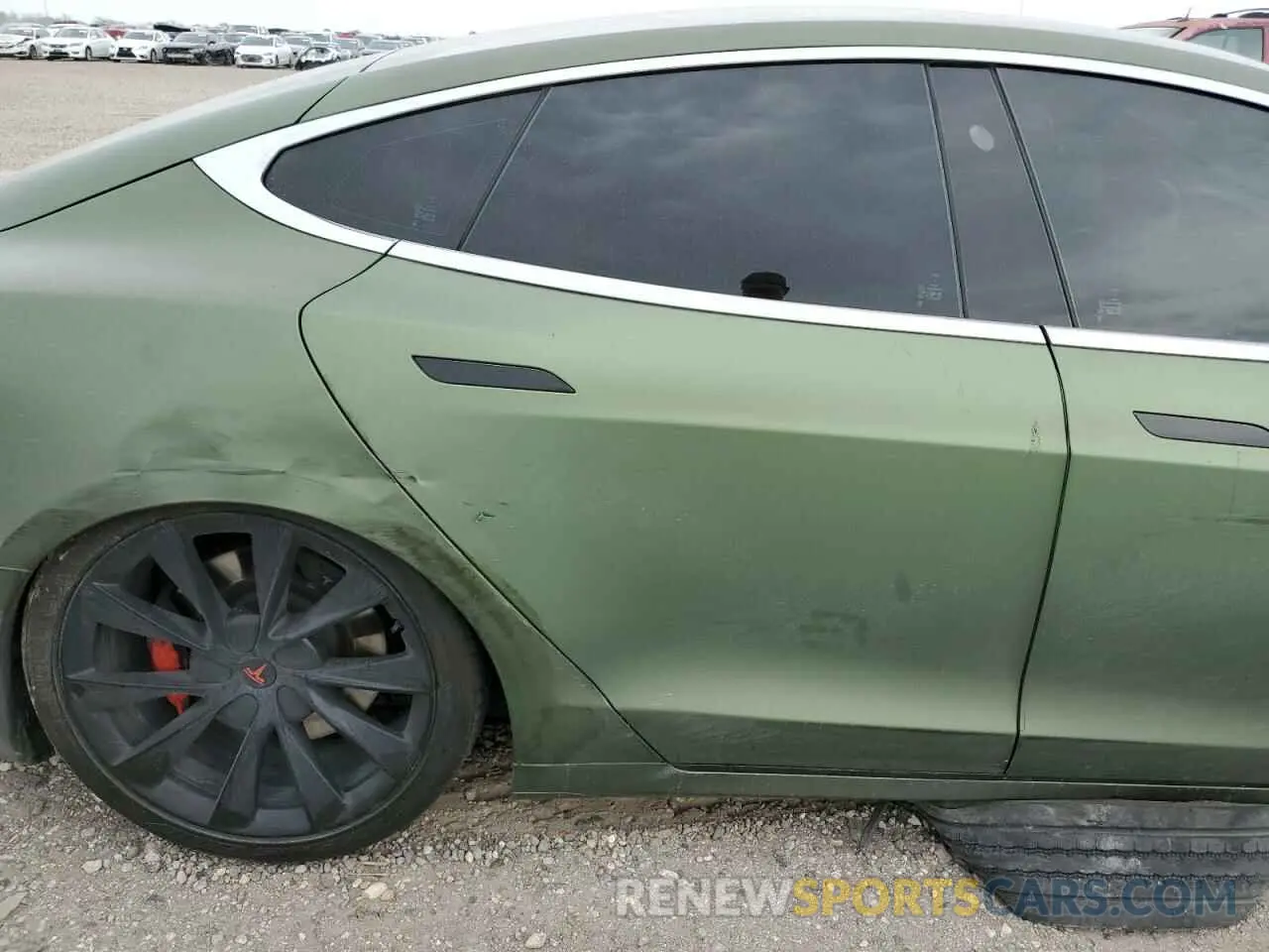 10 Photograph of a damaged car 5YJSA1E41KF306376 TESLA MODEL S 2019