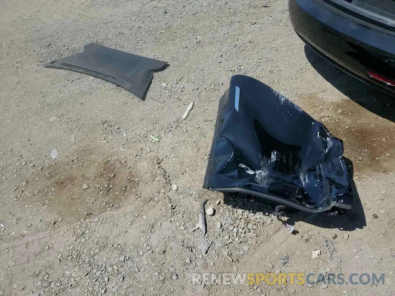 13 Photograph of a damaged car 5YJSA1E42KF331240 TESLA MODEL S 2019