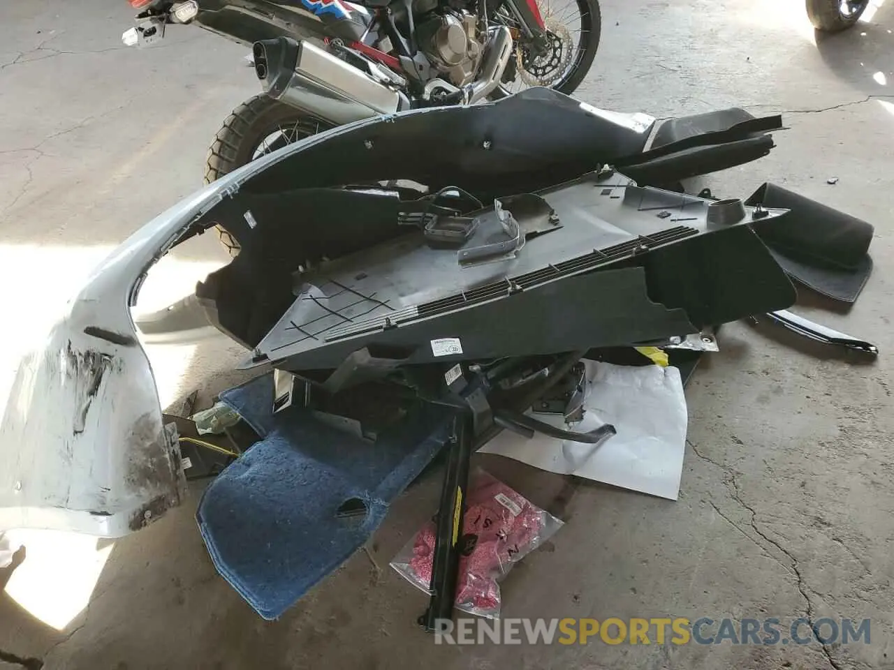 12 Photograph of a damaged car 5YJSA1E45KF330633 TESLA MODEL S 2019