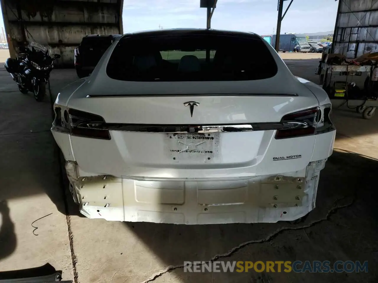 6 Photograph of a damaged car 5YJSA1E45KF330633 TESLA MODEL S 2019