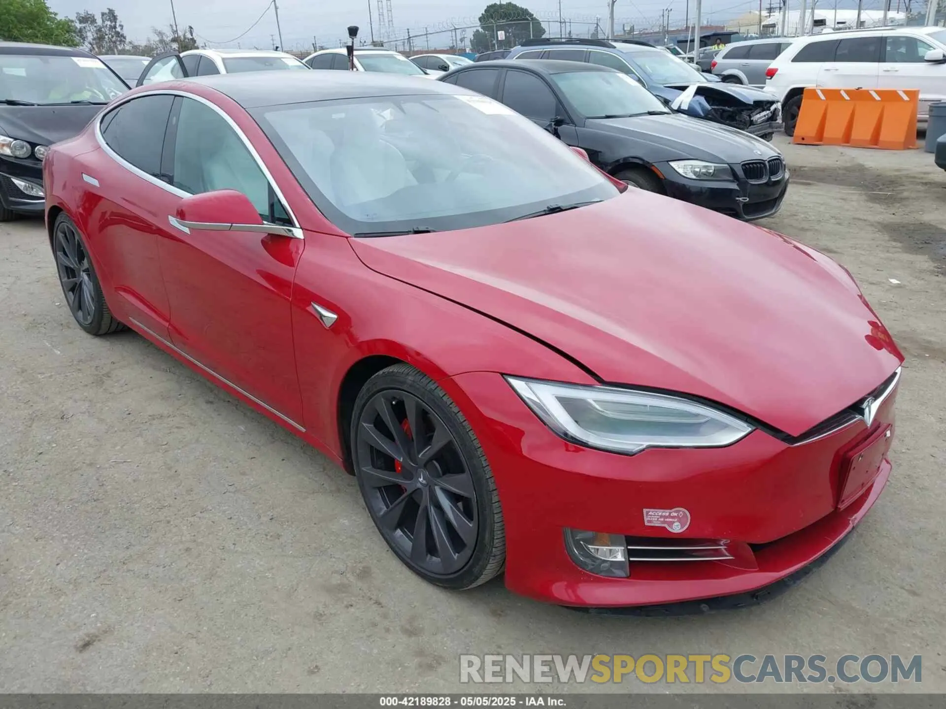 1 Photograph of a damaged car 5YJSA1E46KF332066 TESLA MODEL S 2019