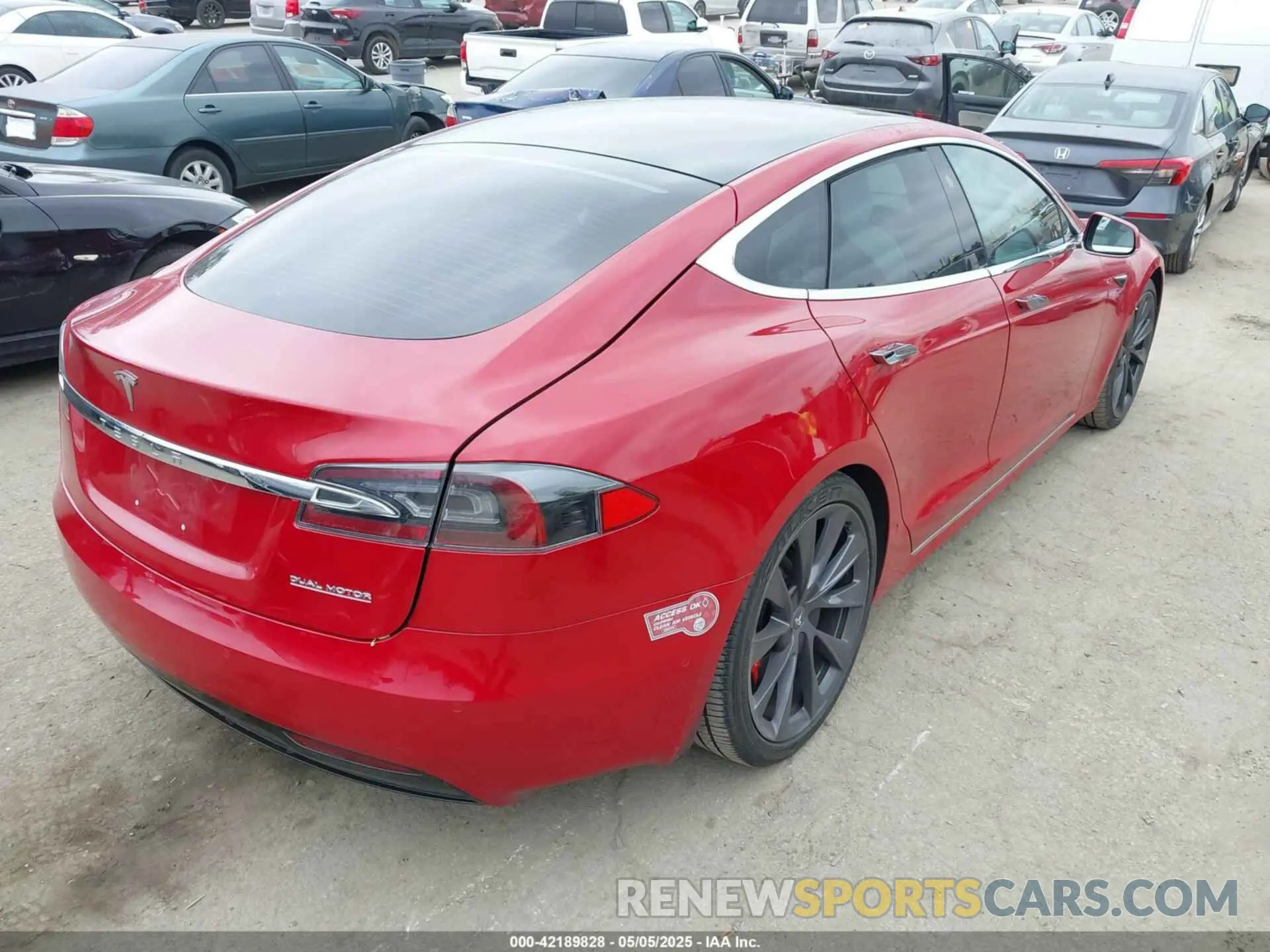4 Photograph of a damaged car 5YJSA1E46KF332066 TESLA MODEL S 2019