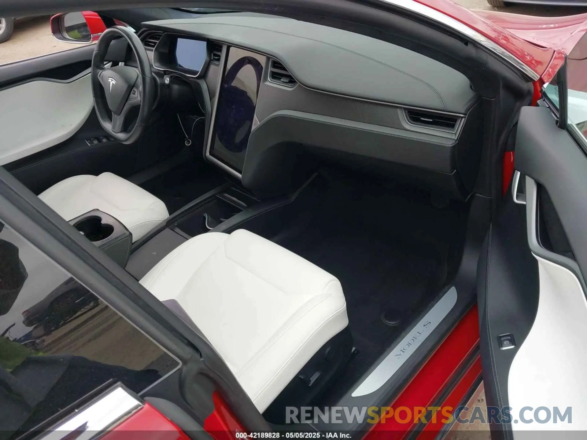 5 Photograph of a damaged car 5YJSA1E46KF332066 TESLA MODEL S 2019