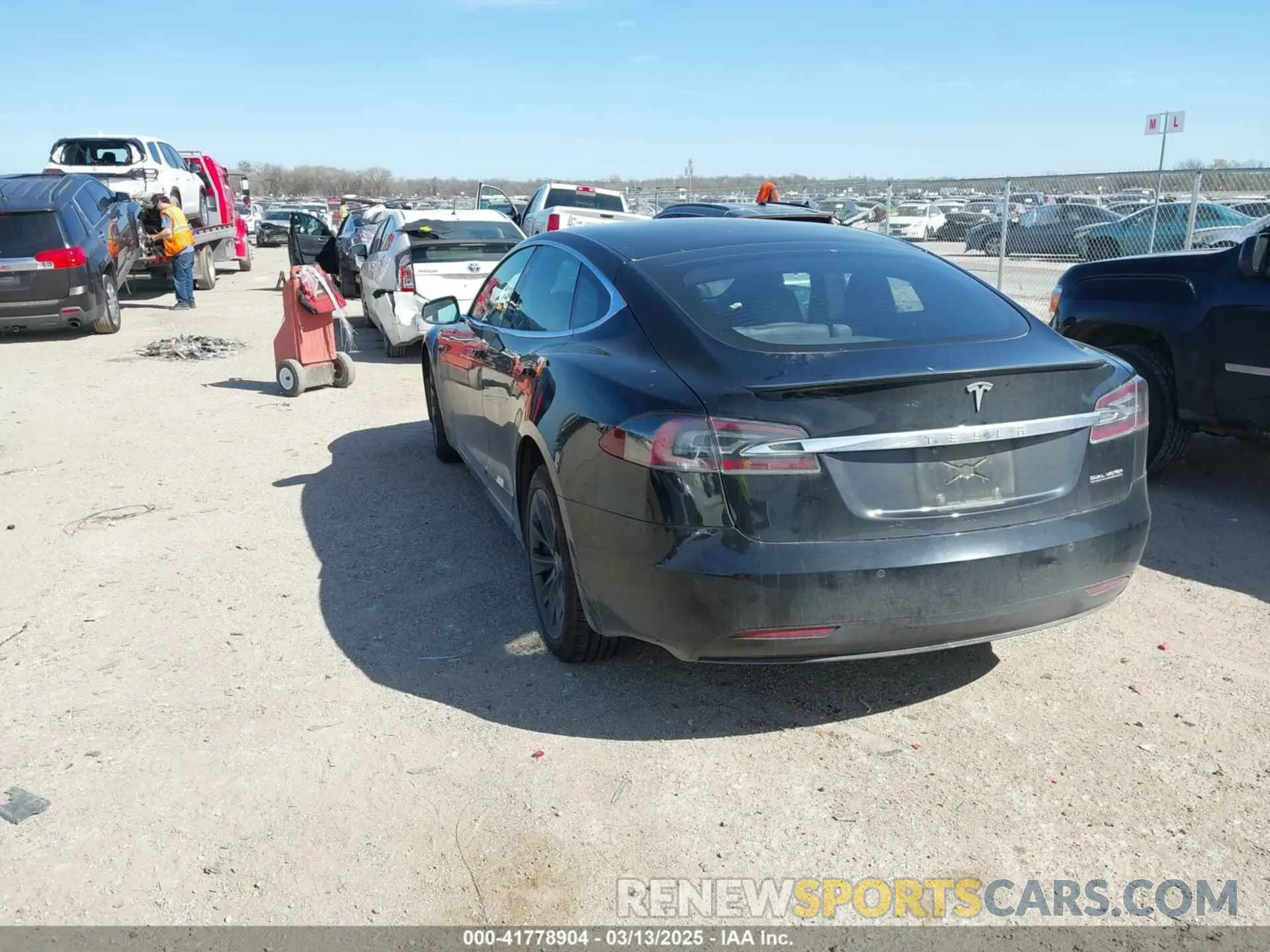 3 Photograph of a damaged car 5YJSA1E49KF338914 TESLA MODEL S 2019