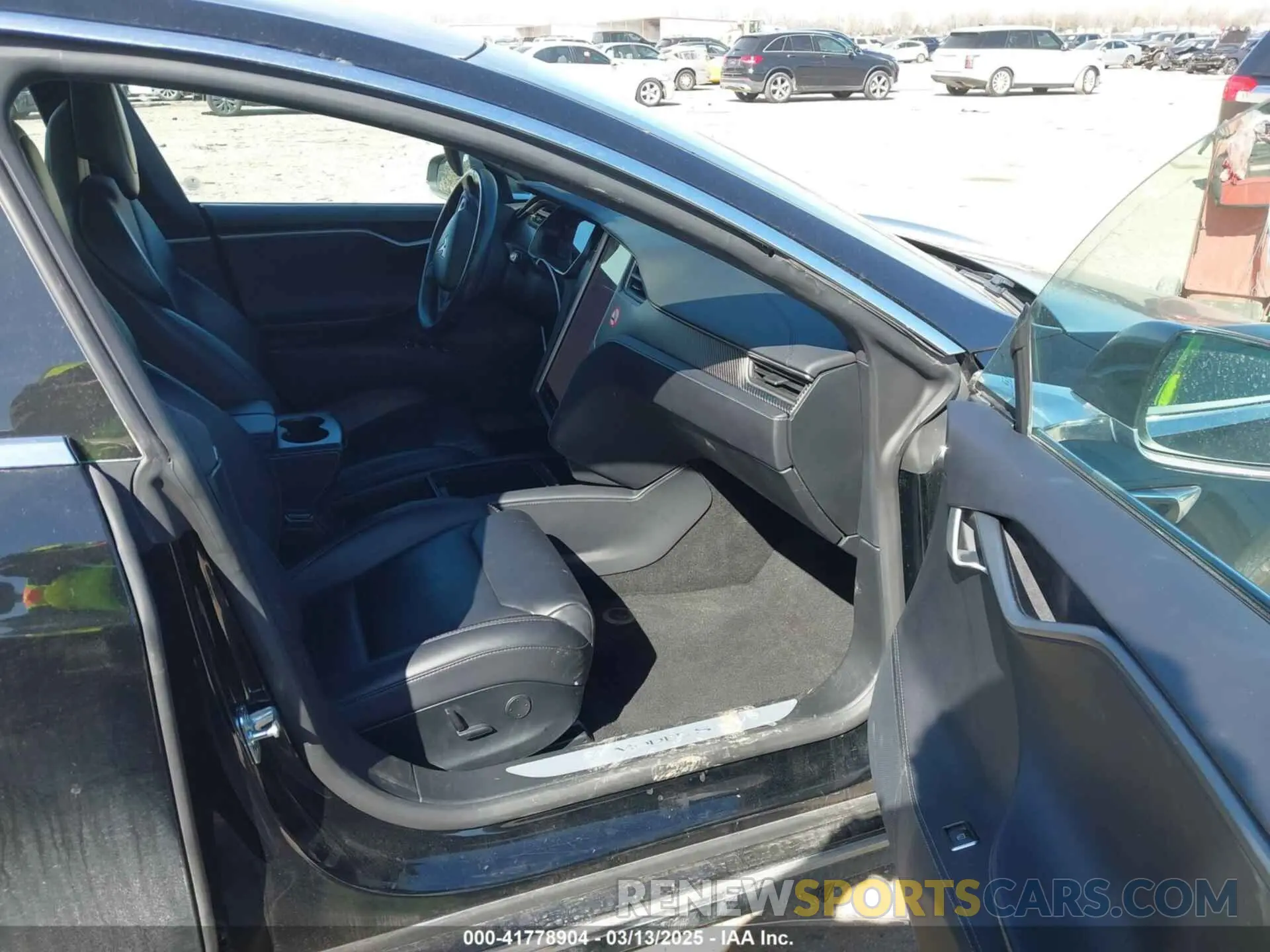 5 Photograph of a damaged car 5YJSA1E49KF338914 TESLA MODEL S 2019