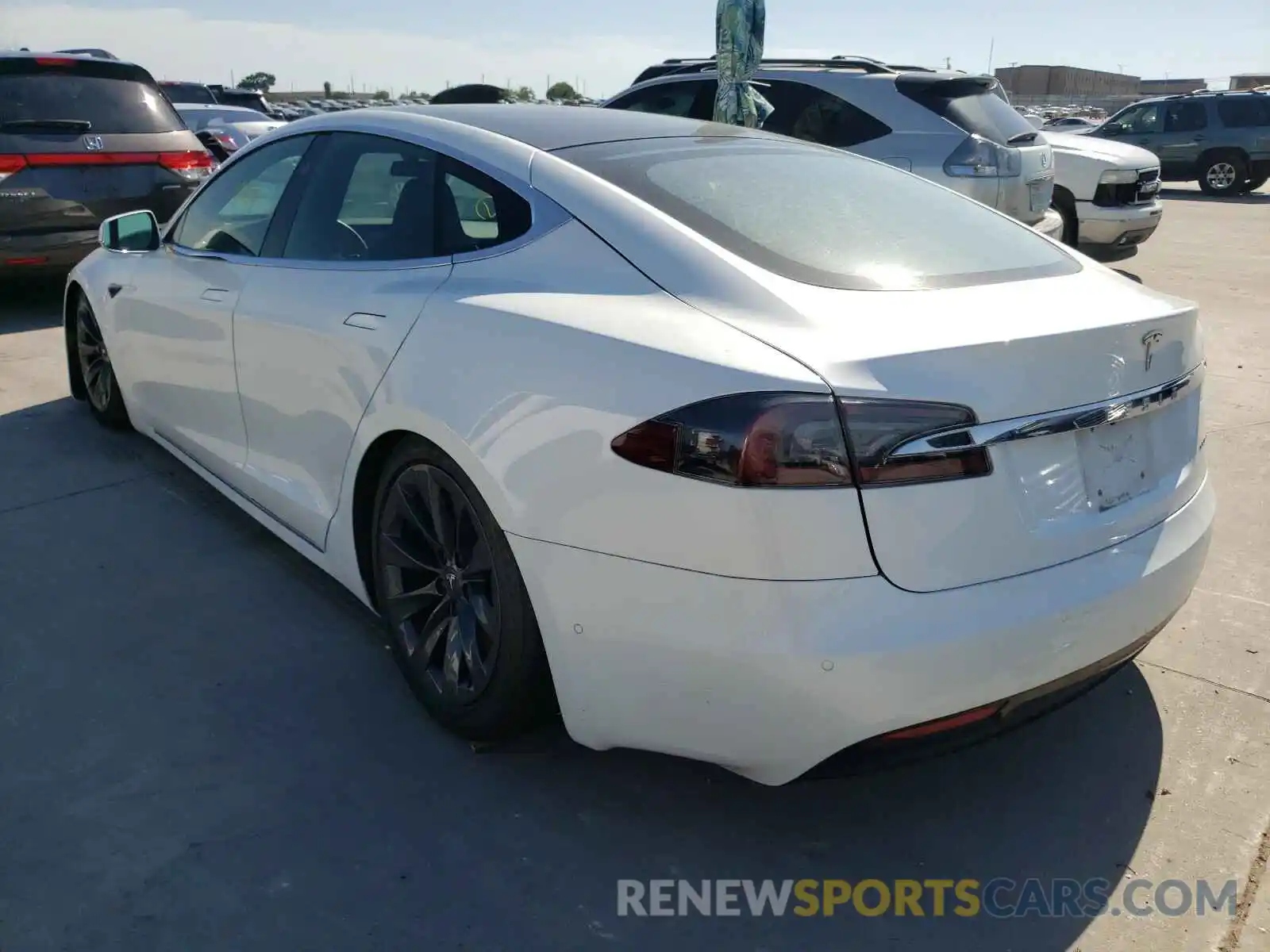 3 Photograph of a damaged car 5YJSA1E20LF354810 TESLA MODEL S 2020