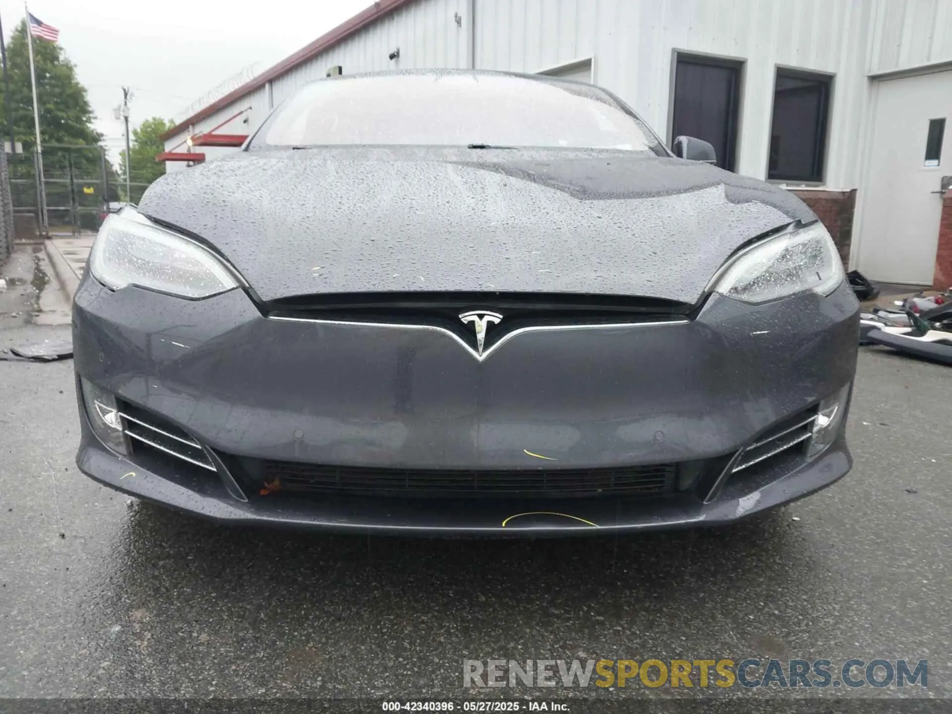 12 Photograph of a damaged car 5YJSA1E20LF356055 TESLA MODEL S 2020