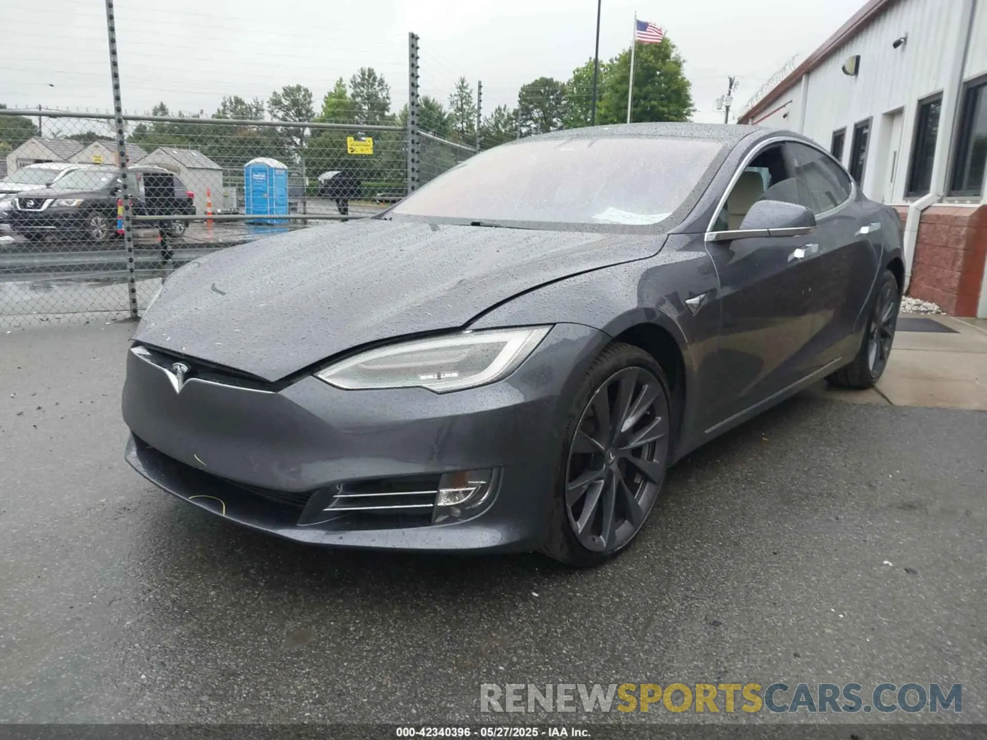 2 Photograph of a damaged car 5YJSA1E20LF356055 TESLA MODEL S 2020