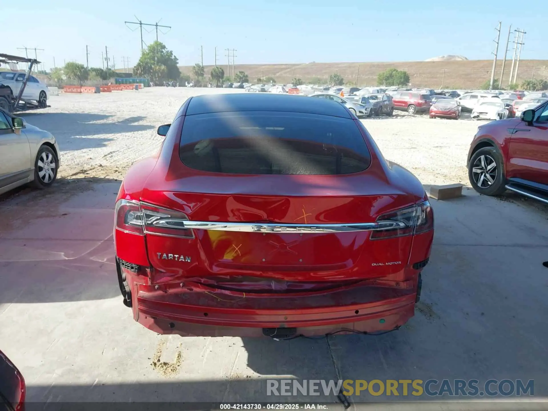 17 Photograph of a damaged car 5YJSA1E20LF360347 TESLA MODEL S 2020