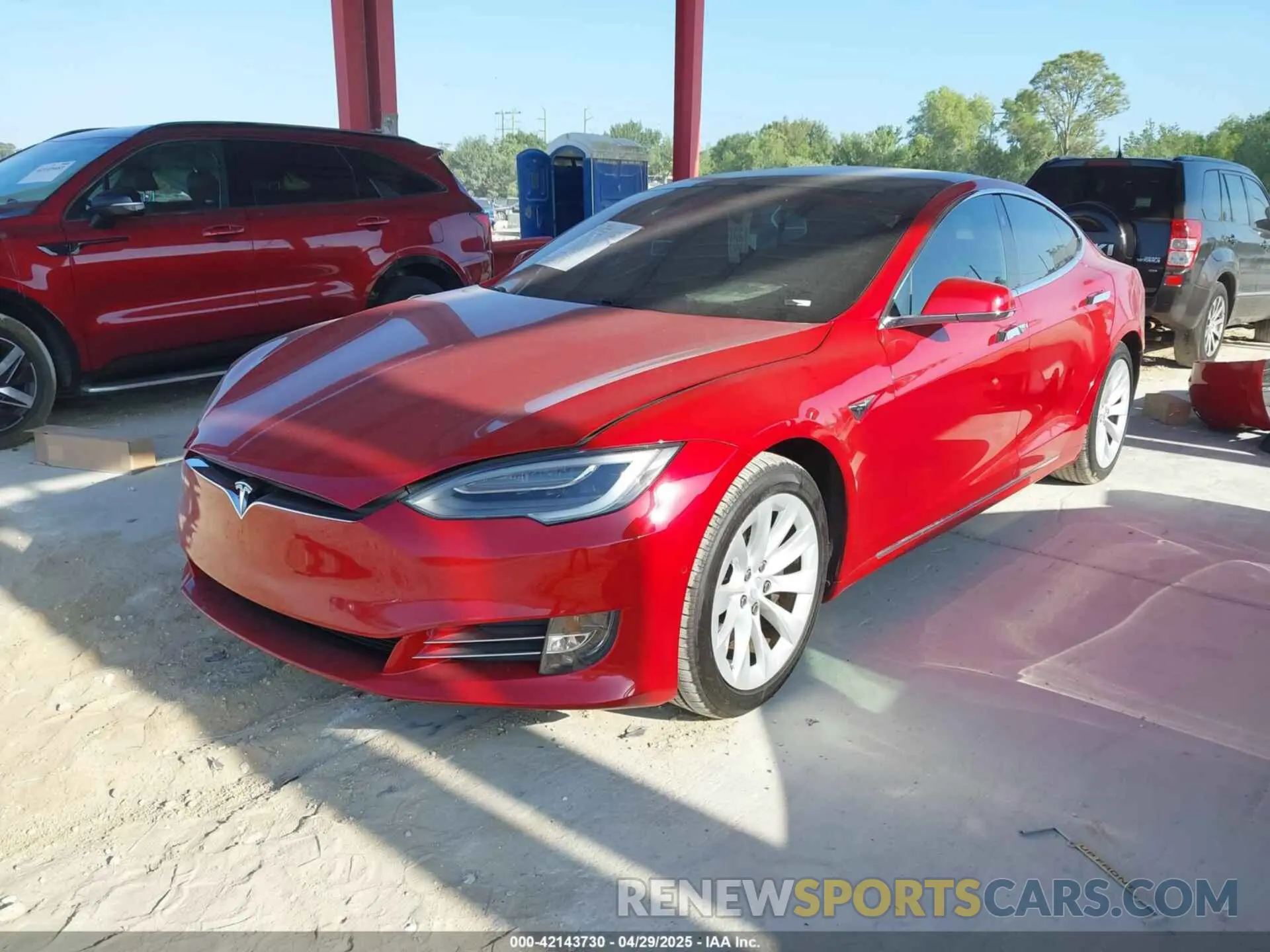 2 Photograph of a damaged car 5YJSA1E20LF360347 TESLA MODEL S 2020