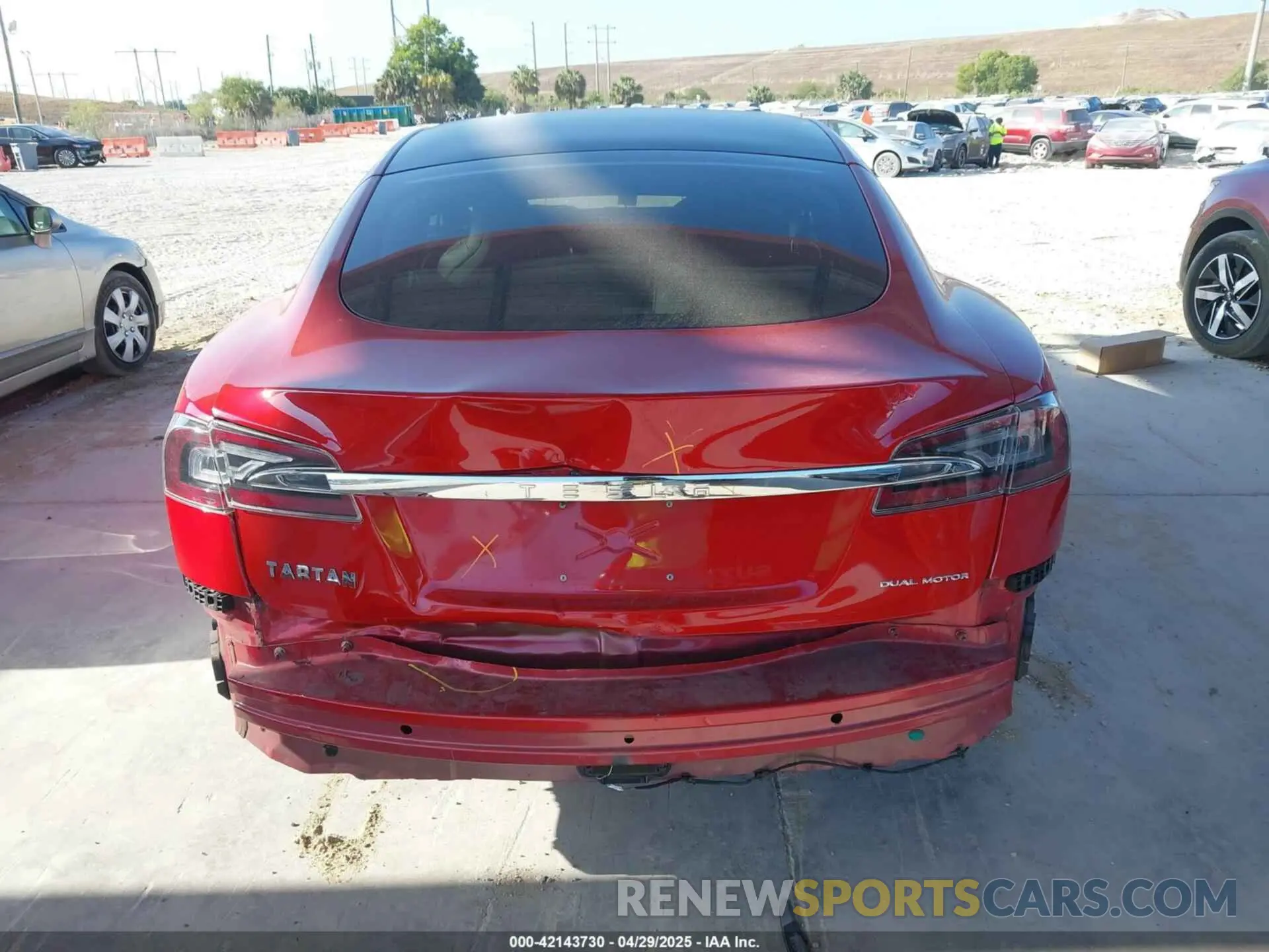6 Photograph of a damaged car 5YJSA1E20LF360347 TESLA MODEL S 2020