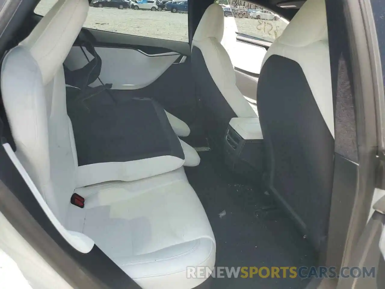 6 Photograph of a damaged car 5YJSA1E20LF379576 TESLA MODEL S 2020