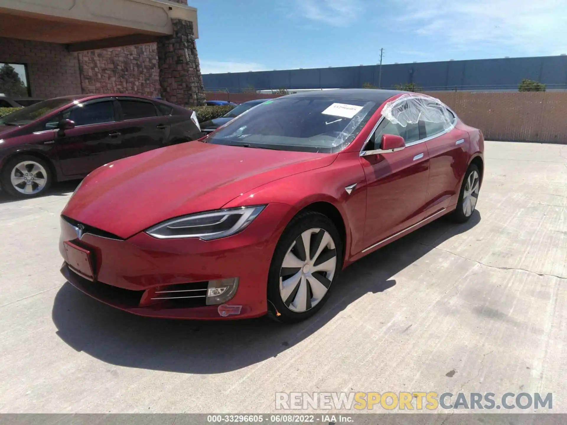 2 Photograph of a damaged car 5YJSA1E20LF390481 TESLA MODEL S 2020