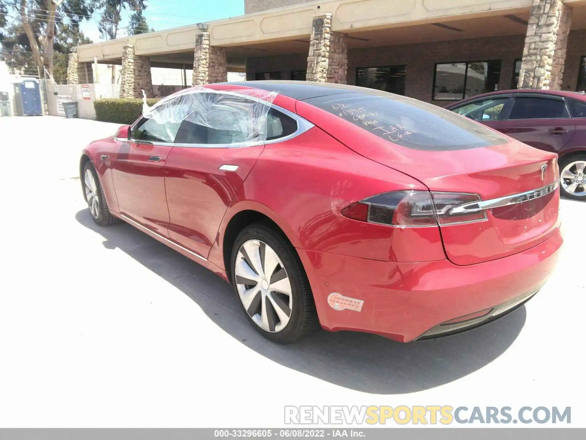 3 Photograph of a damaged car 5YJSA1E20LF390481 TESLA MODEL S 2020