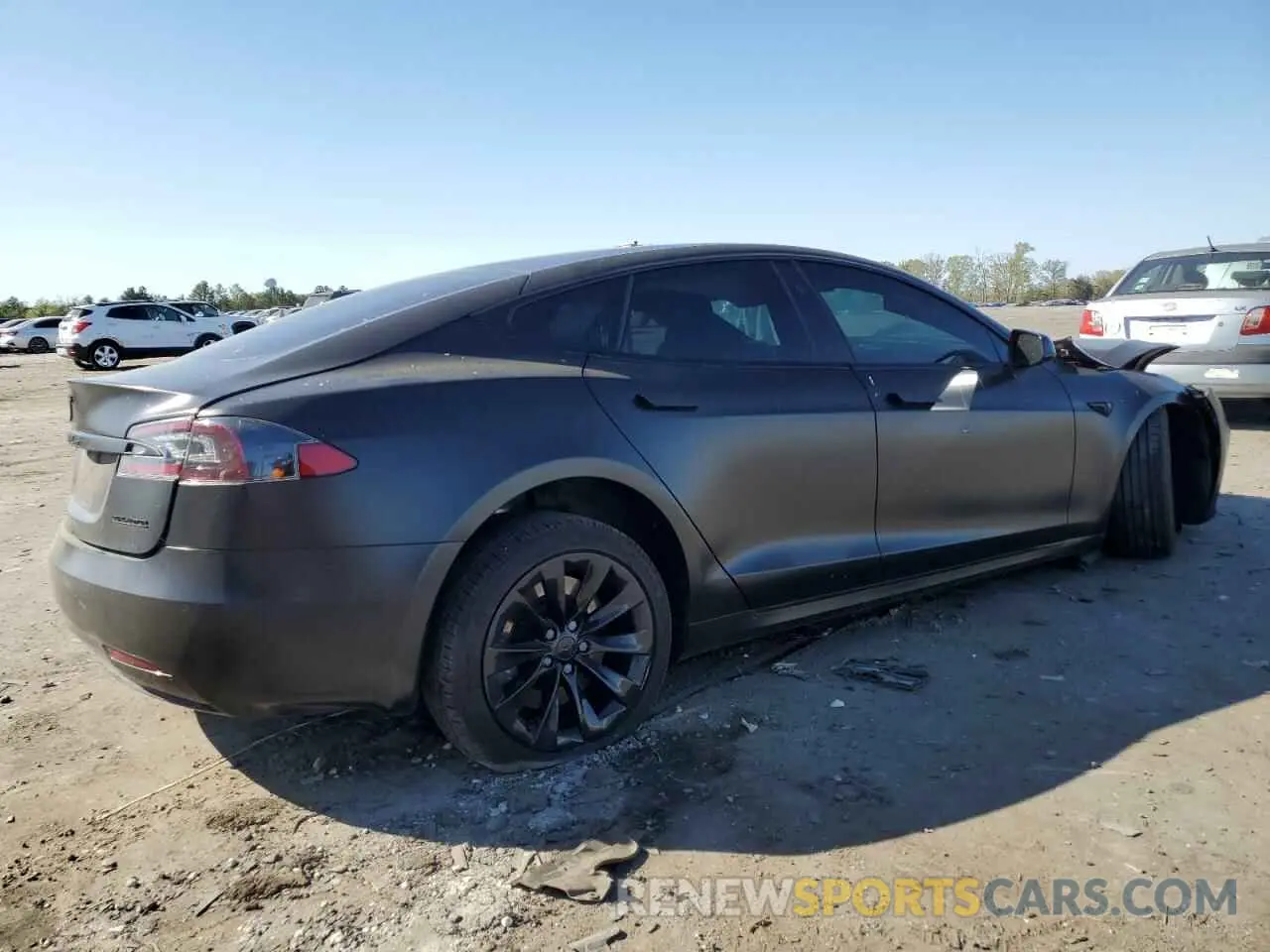 3 Photograph of a damaged car 5YJSA1E20LF390710 TESLA MODEL S 2020