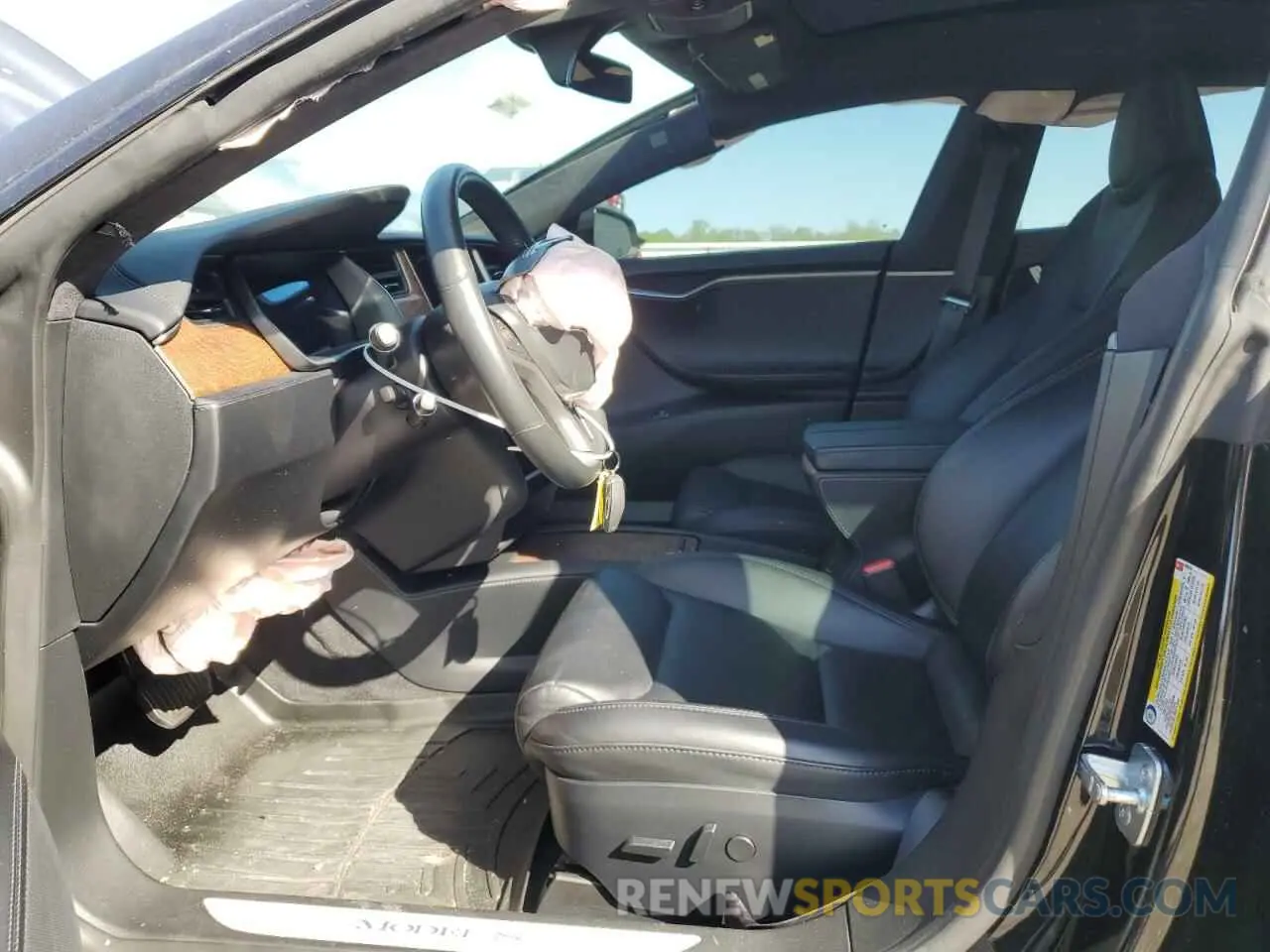 7 Photograph of a damaged car 5YJSA1E20LF390710 TESLA MODEL S 2020