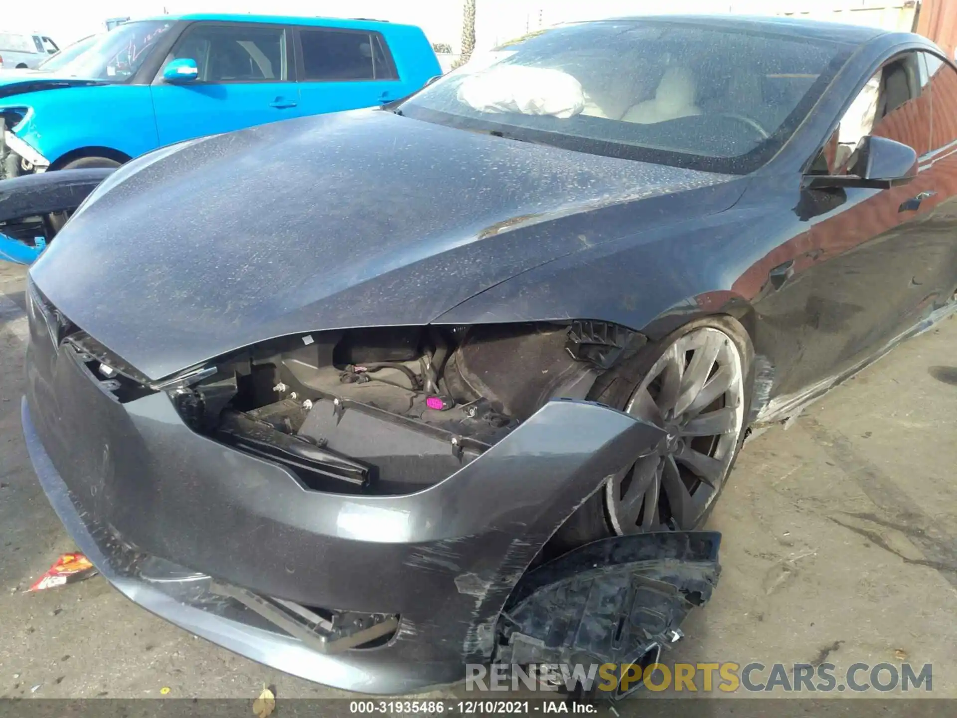 6 Photograph of a damaged car 5YJSA1E20LF396233 TESLA MODEL S 2020