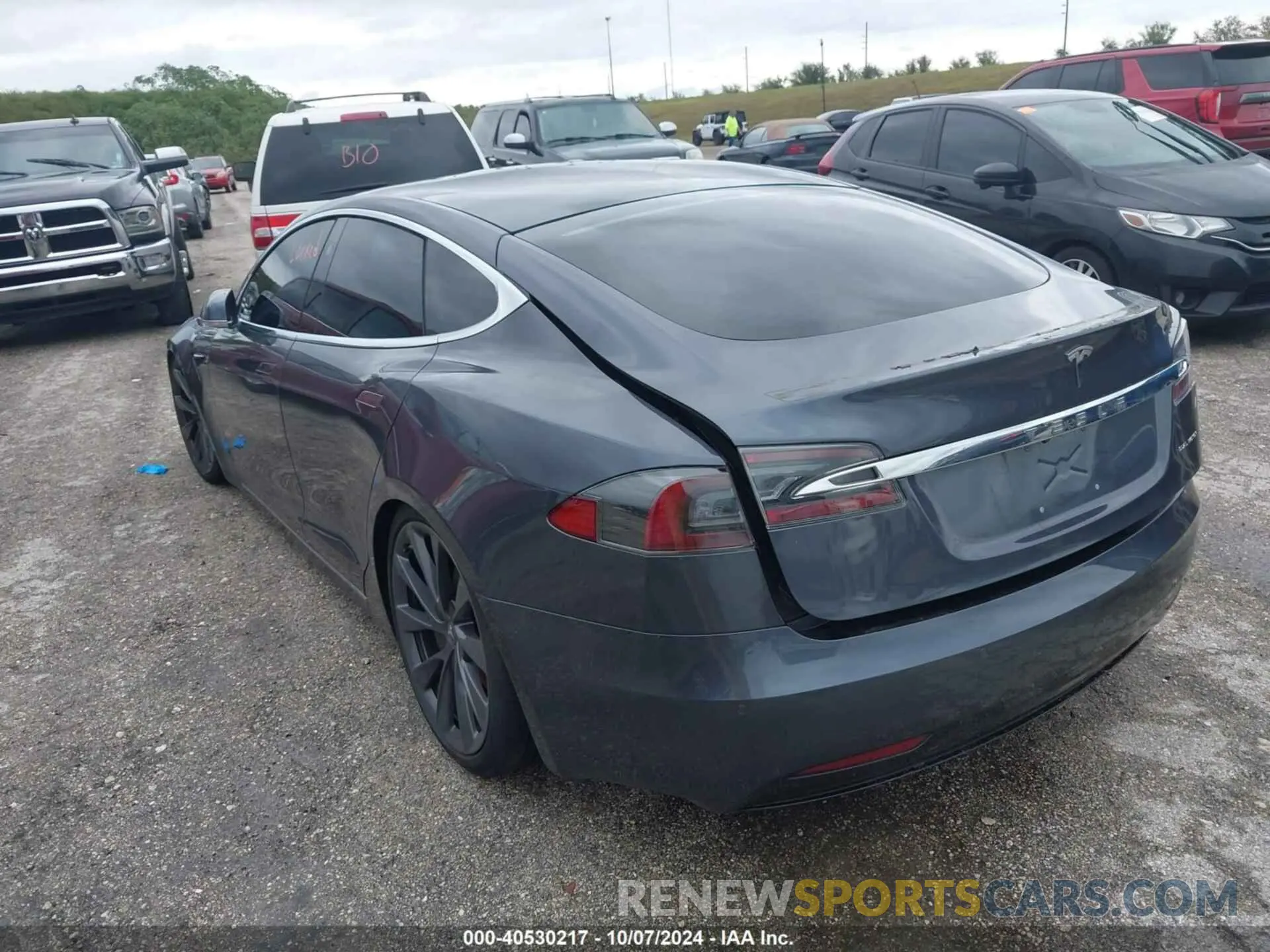 3 Photograph of a damaged car 5YJSA1E20LF411104 TESLA MODEL S 2020