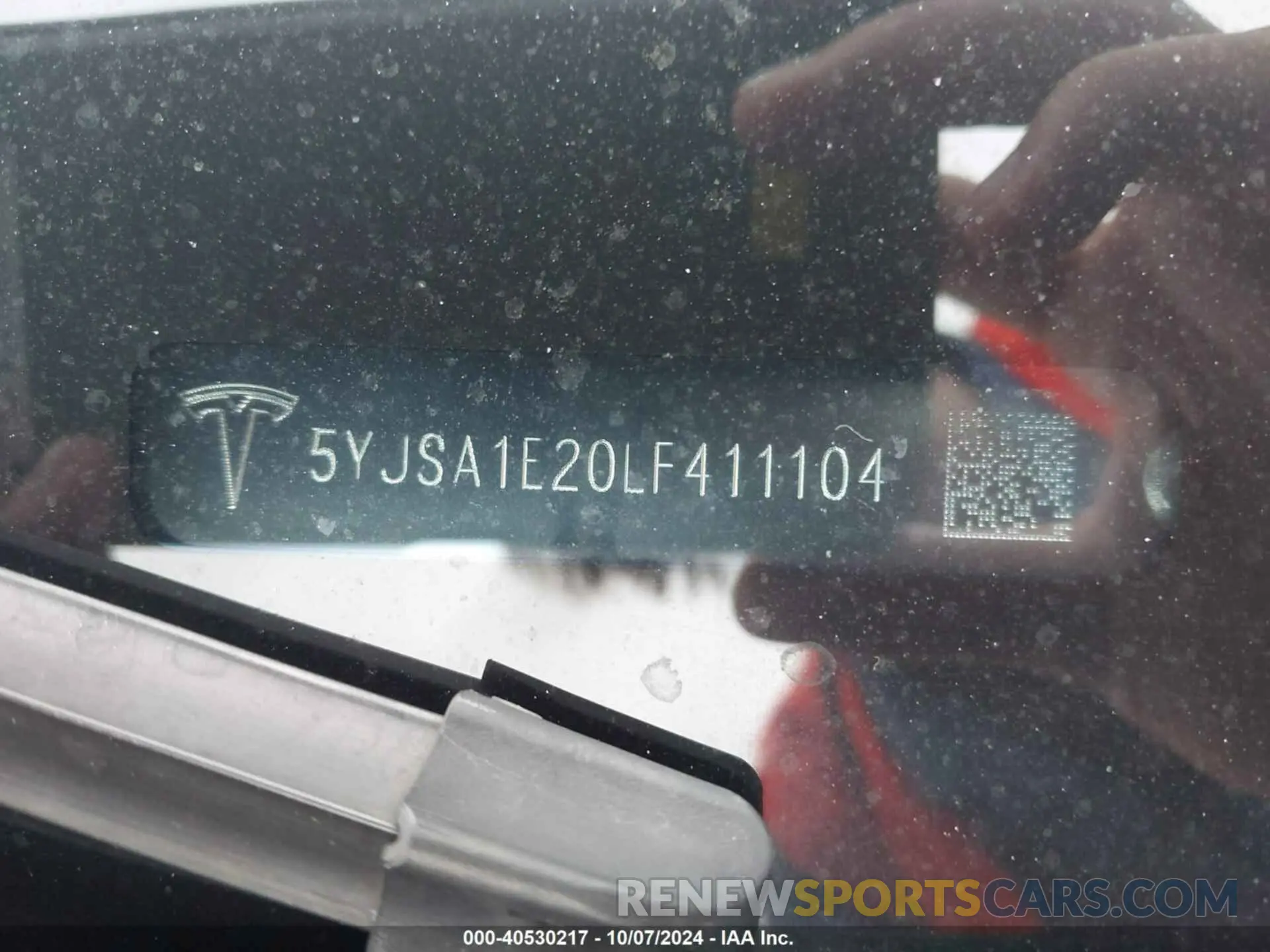 9 Photograph of a damaged car 5YJSA1E20LF411104 TESLA MODEL S 2020