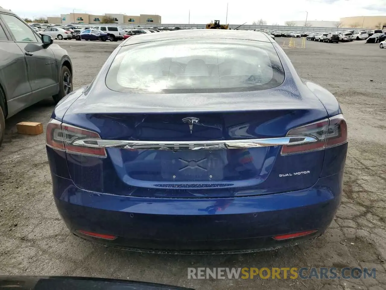 6 Photograph of a damaged car 5YJSA1E20LF415038 TESLA MODEL S 2020