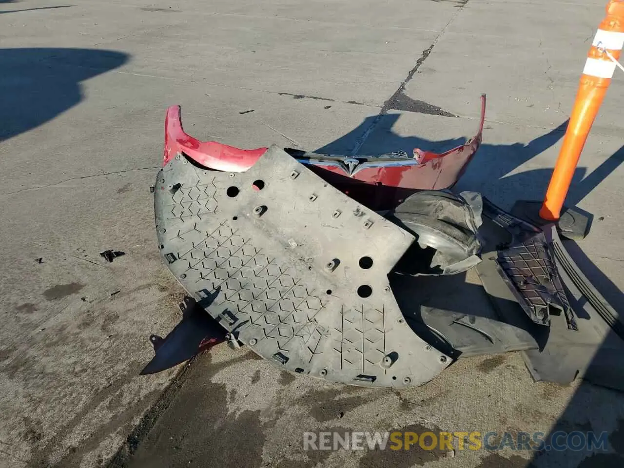 16 Photograph of a damaged car 5YJSA1E21LF360289 TESLA MODEL S 2020