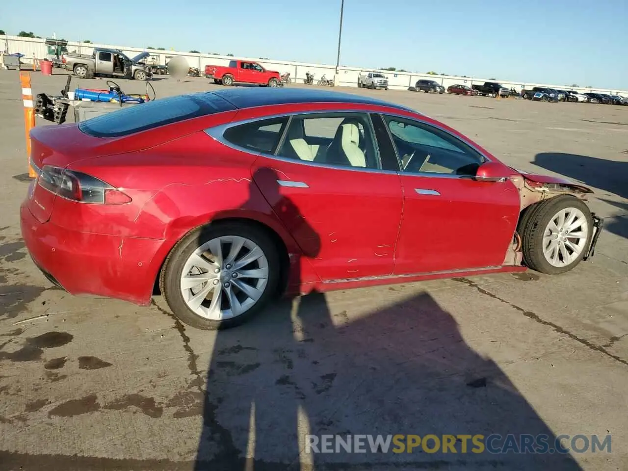5 Photograph of a damaged car 5YJSA1E21LF360289 TESLA MODEL S 2020
