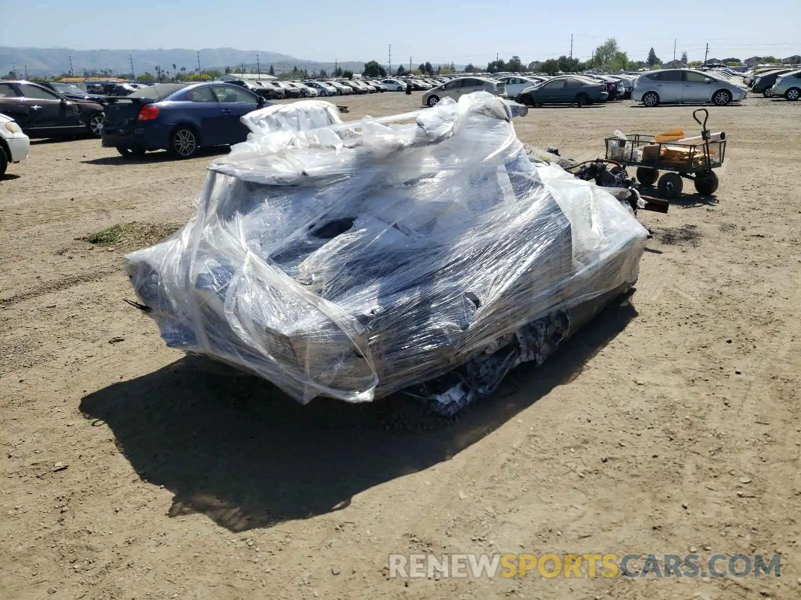 4 Photograph of a damaged car 5YJSA1E21LF363323 TESLA MODEL S 2020