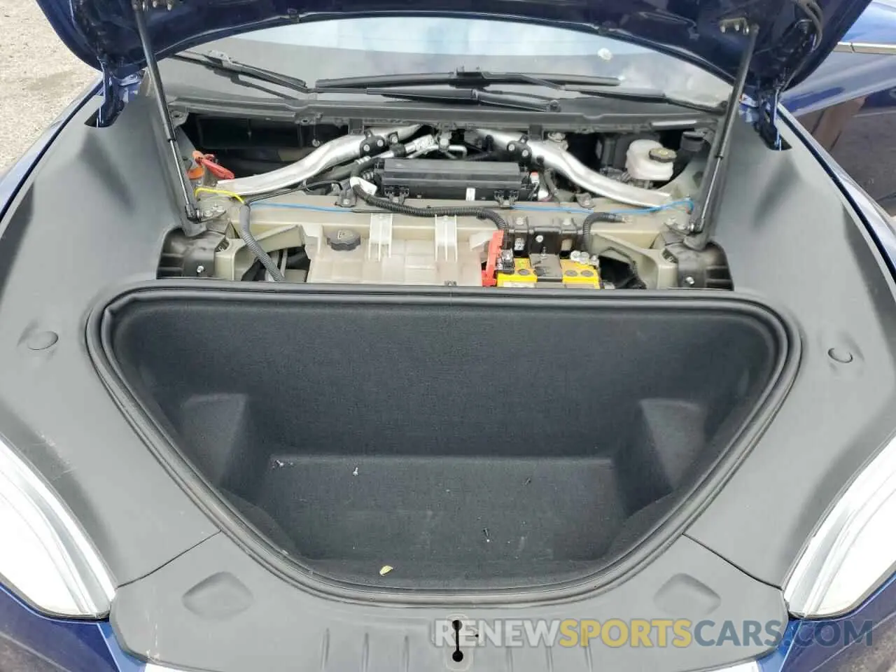 11 Photograph of a damaged car 5YJSA1E21LF392093 TESLA MODEL S 2020