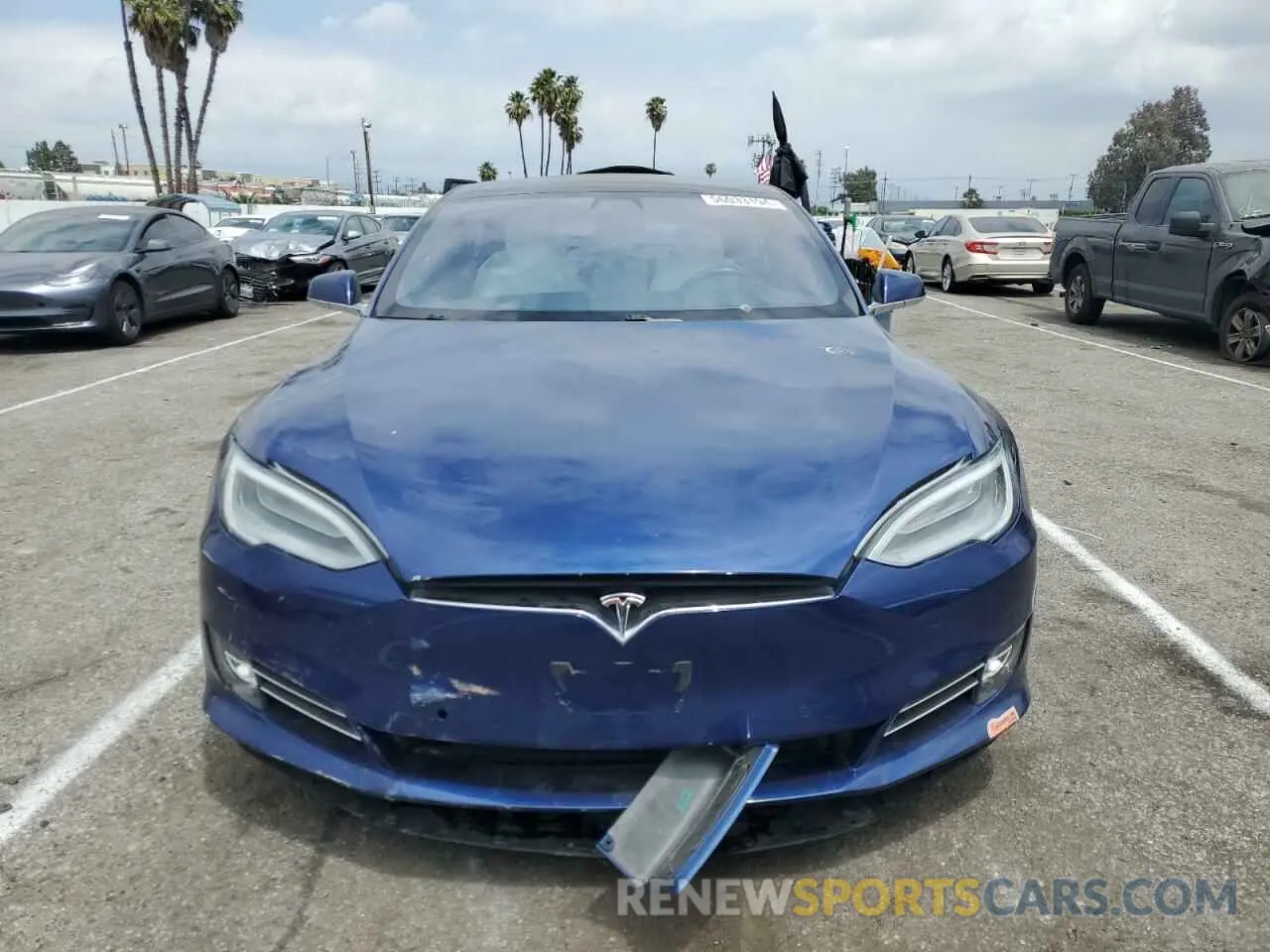 5 Photograph of a damaged car 5YJSA1E21LF392093 TESLA MODEL S 2020