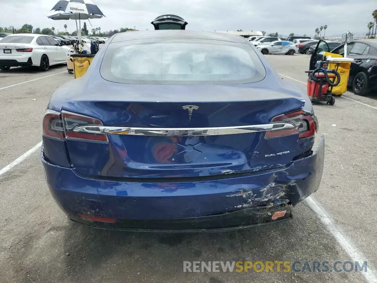 6 Photograph of a damaged car 5YJSA1E21LF392093 TESLA MODEL S 2020