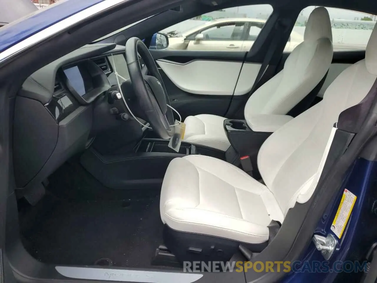 7 Photograph of a damaged car 5YJSA1E21LF392093 TESLA MODEL S 2020