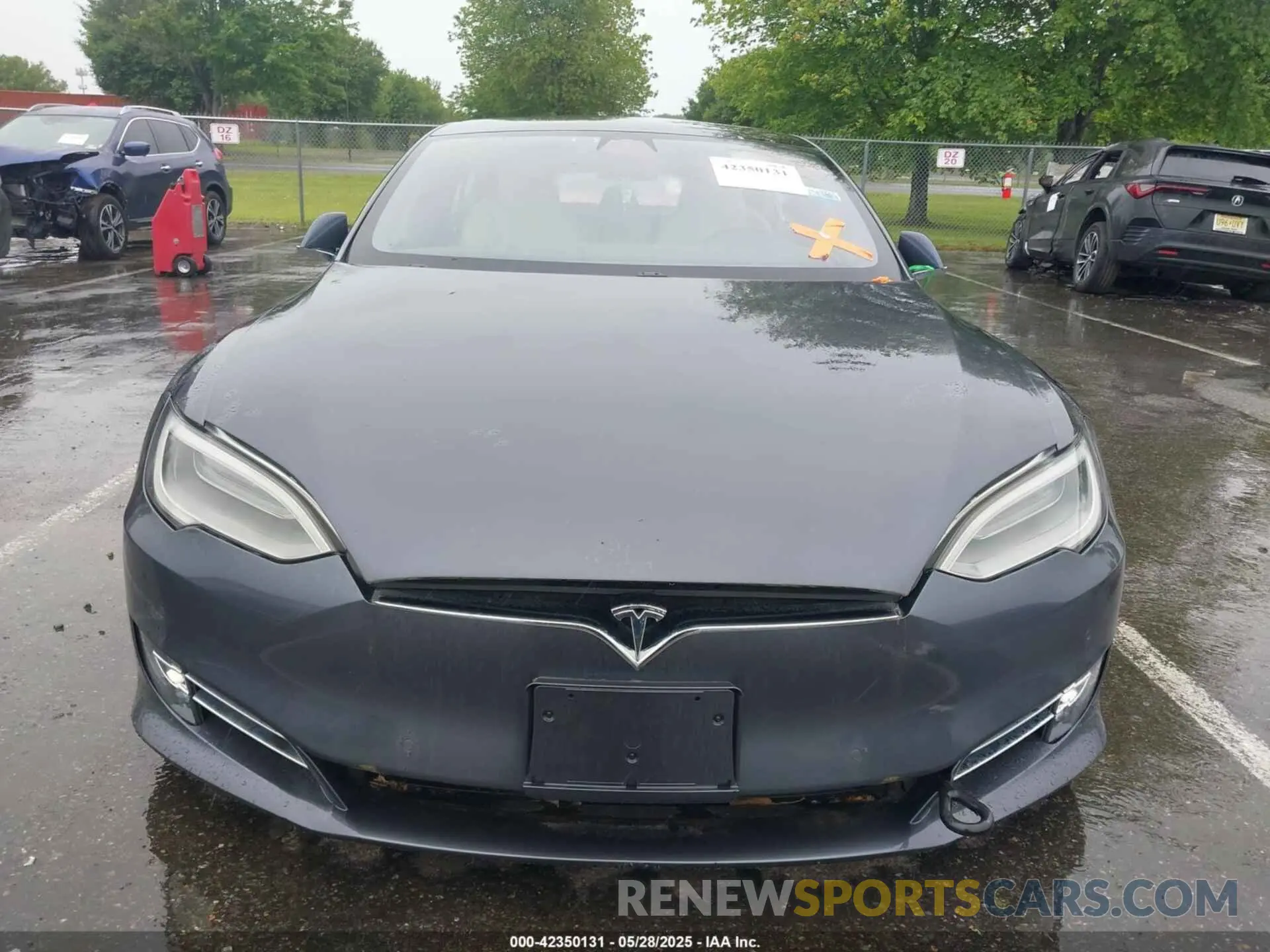 11 Photograph of a damaged car 5YJSA1E21LF413251 TESLA MODEL S 2020