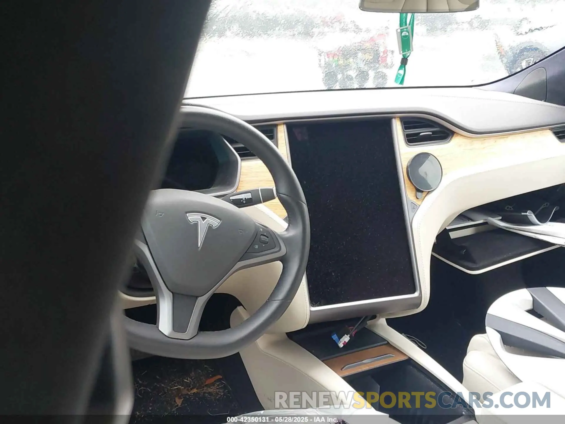 17 Photograph of a damaged car 5YJSA1E21LF413251 TESLA MODEL S 2020