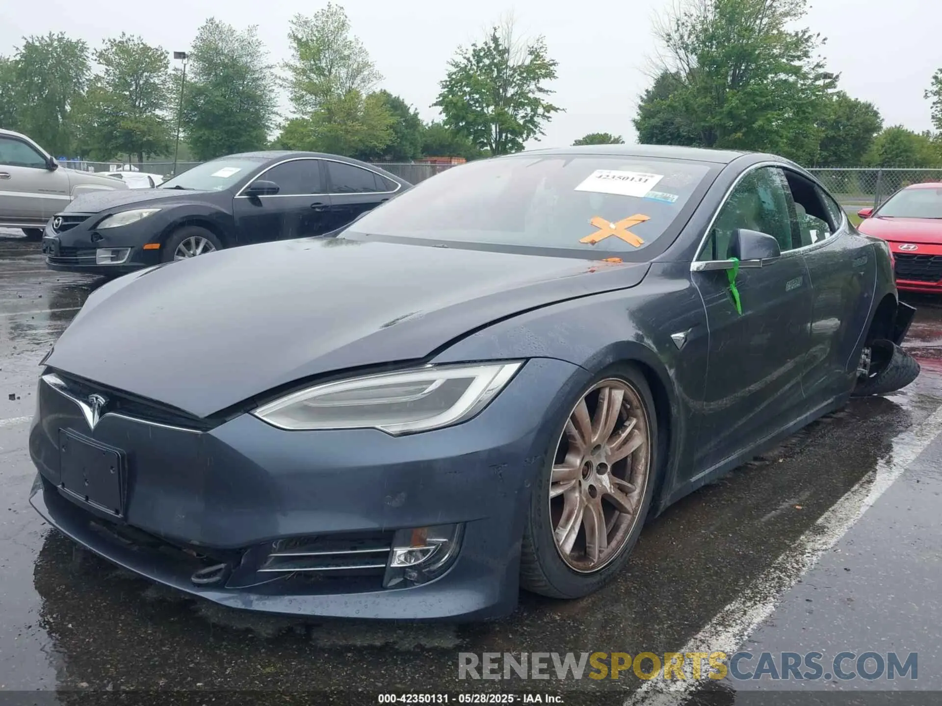 2 Photograph of a damaged car 5YJSA1E21LF413251 TESLA MODEL S 2020
