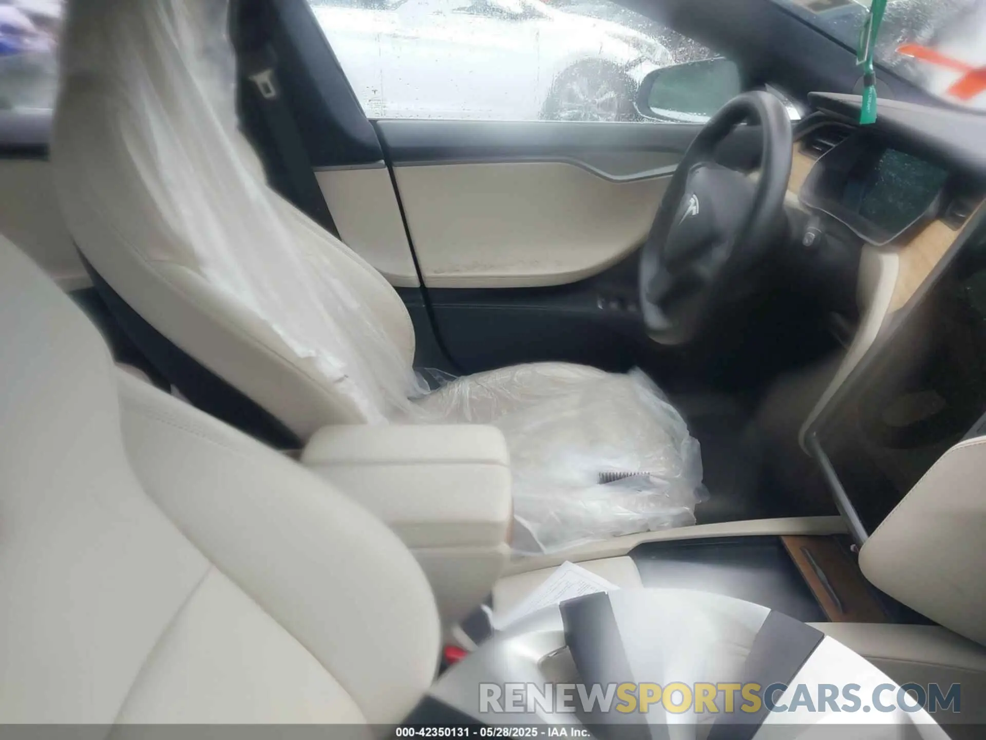 5 Photograph of a damaged car 5YJSA1E21LF413251 TESLA MODEL S 2020