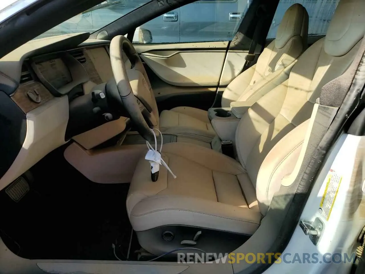 7 Photograph of a damaged car 5YJSA1E22LF360575 TESLA MODEL S 2020