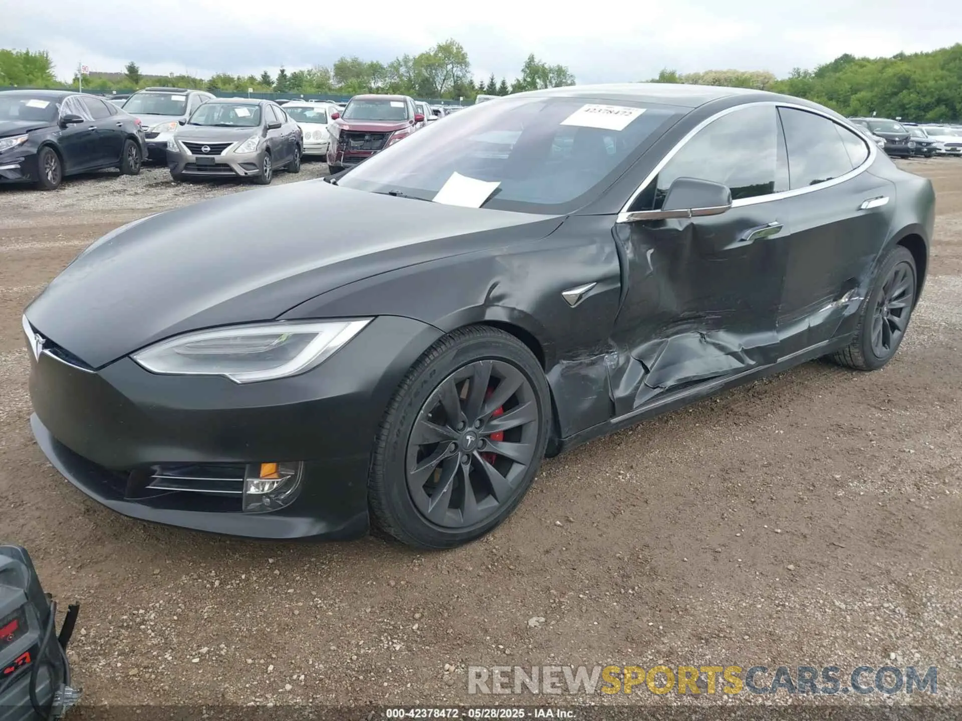 2 Photograph of a damaged car 5YJSA1E22LF367526 TESLA MODEL S 2020