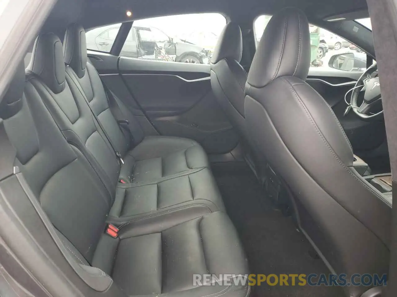 10 Photograph of a damaged car 5YJSA1E22LF369714 TESLA MODEL S 2020