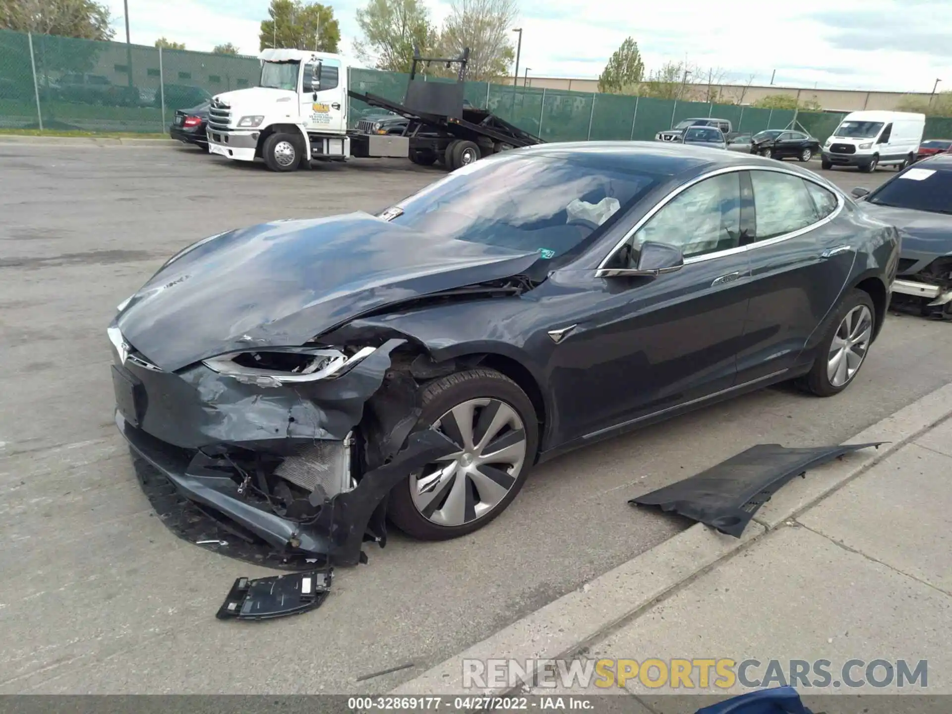 2 Photograph of a damaged car 5YJSA1E22LF379028 TESLA MODEL S 2020