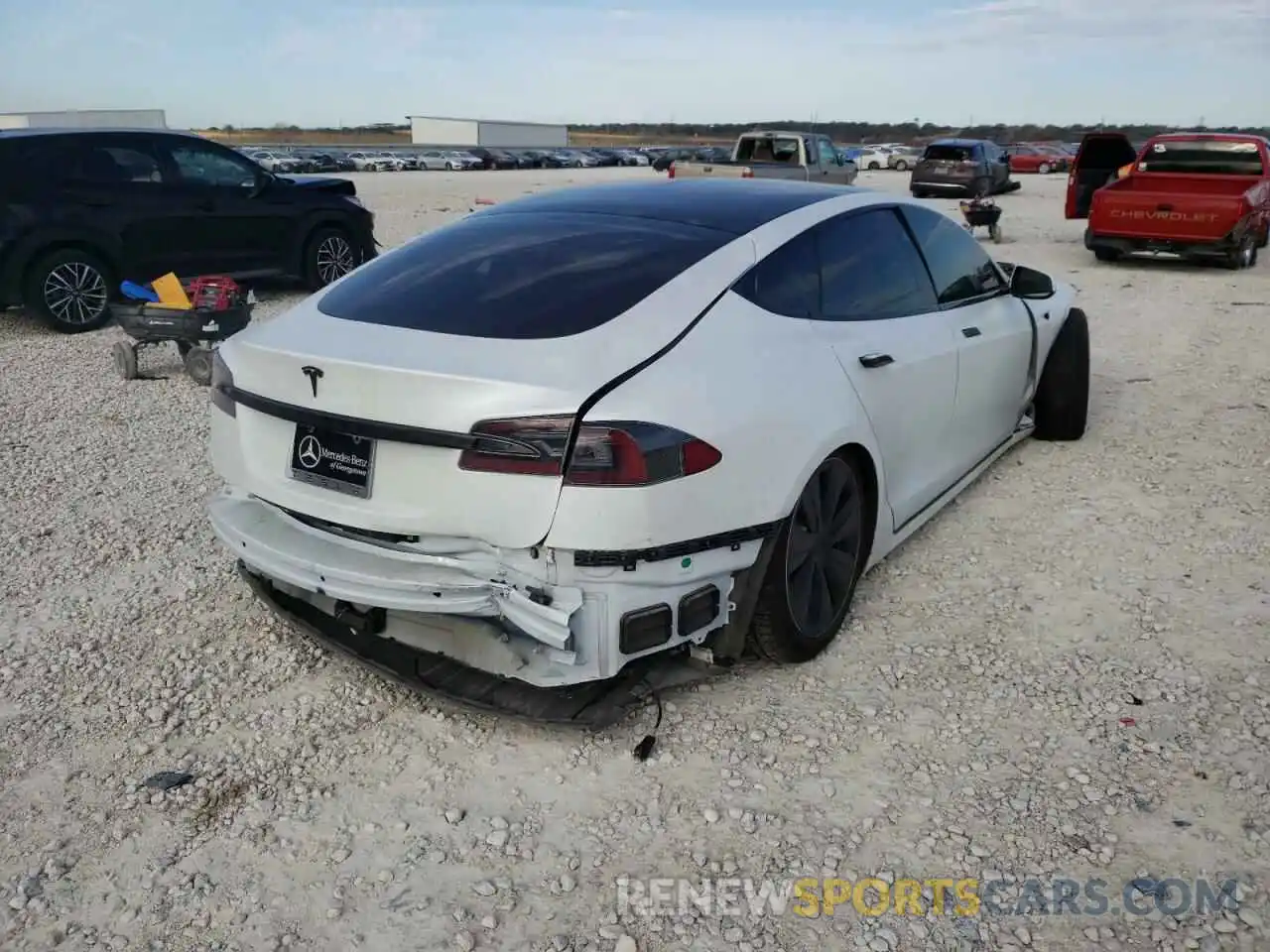 4 Photograph of a damaged car 5YJSA1E22LF400637 TESLA MODEL S 2020