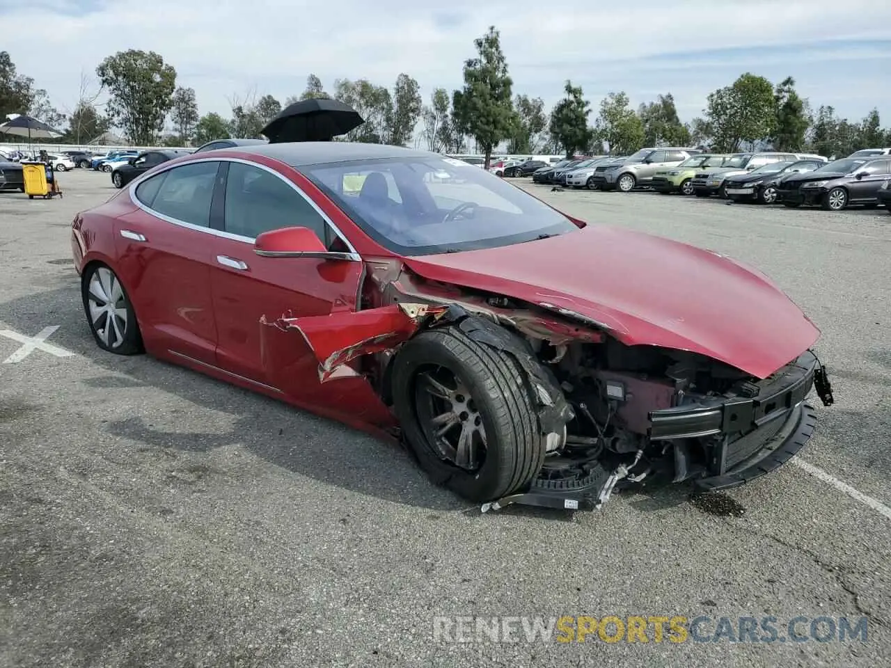 4 Photograph of a damaged car 5YJSA1E22LF401139 TESLA MODEL S 2020