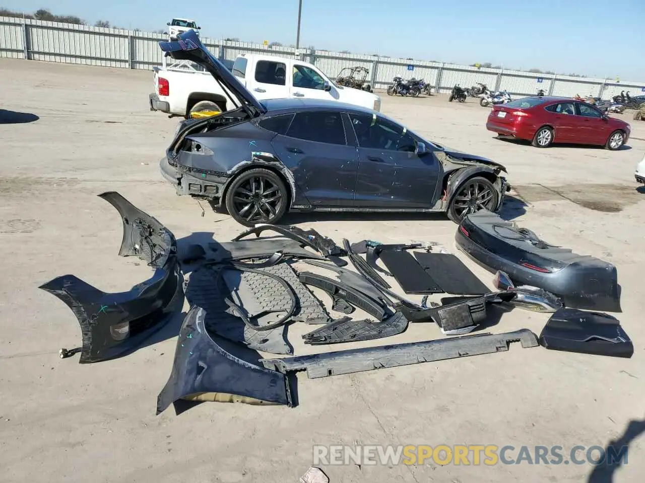 12 Photograph of a damaged car 5YJSA1E23LF366076 TESLA MODEL S 2020