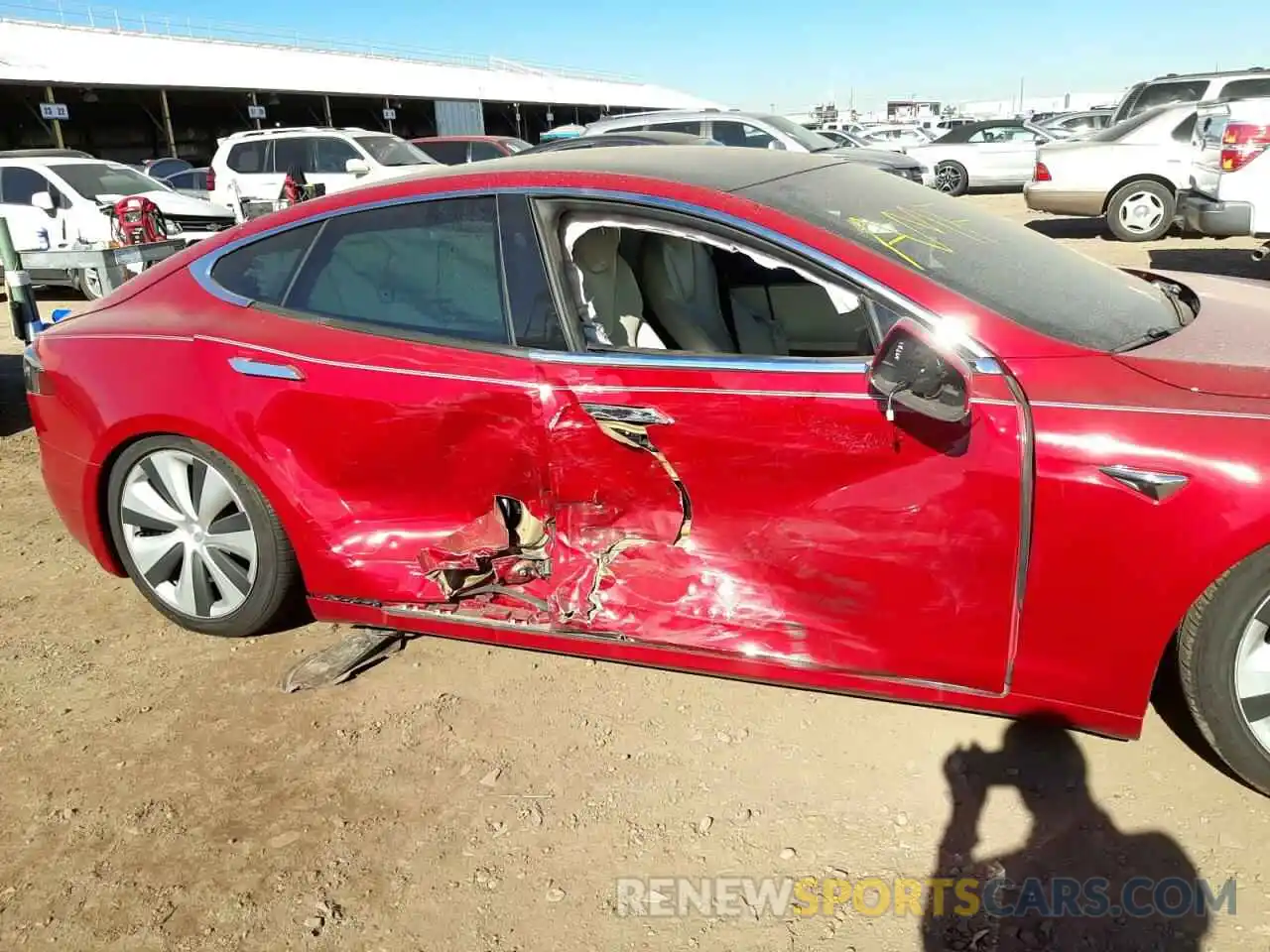 9 Photograph of a damaged car 5YJSA1E23LF401148 TESLA MODEL S 2020