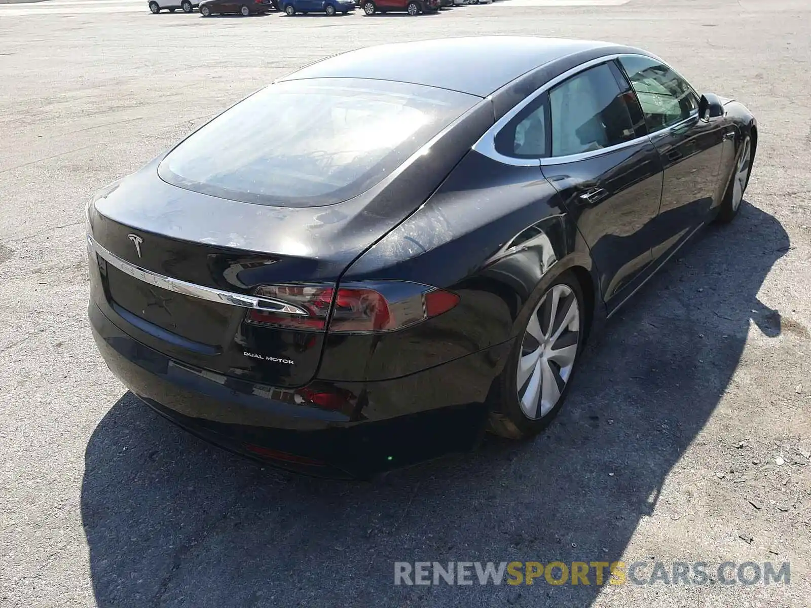 4 Photograph of a damaged car 5YJSA1E23LF402560 TESLA MODEL S 2020