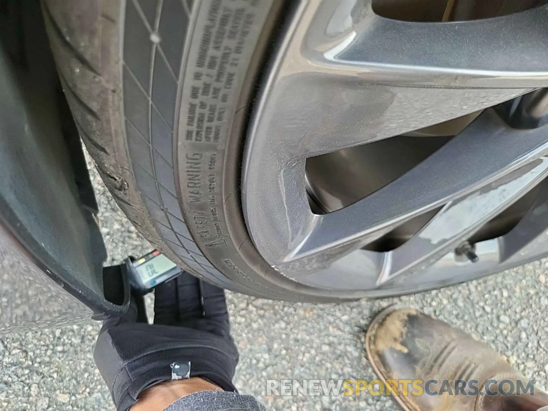 12 Photograph of a damaged car 5YJSA1E24LF355944 TESLA MODEL S 2020