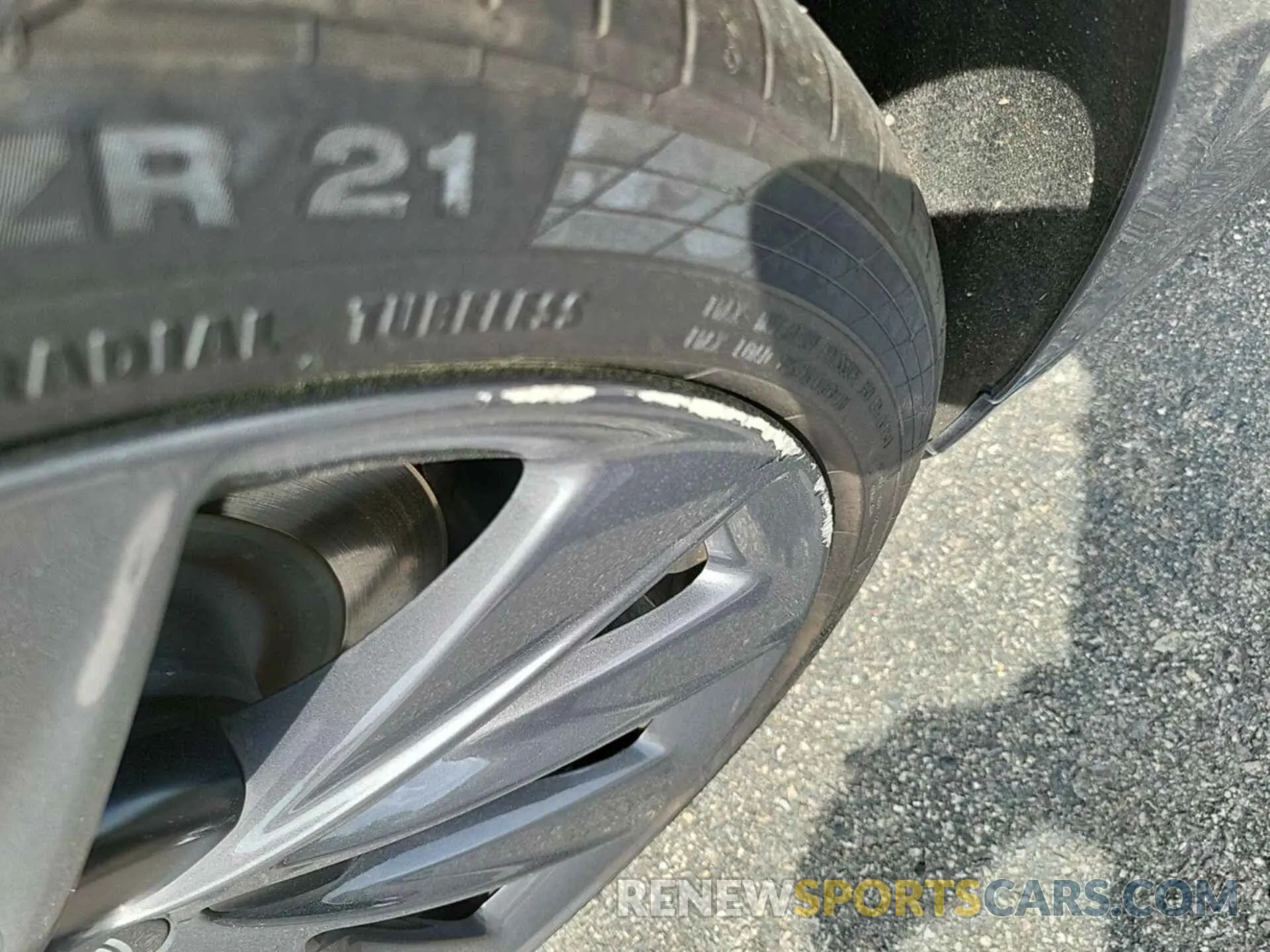 19 Photograph of a damaged car 5YJSA1E24LF355944 TESLA MODEL S 2020