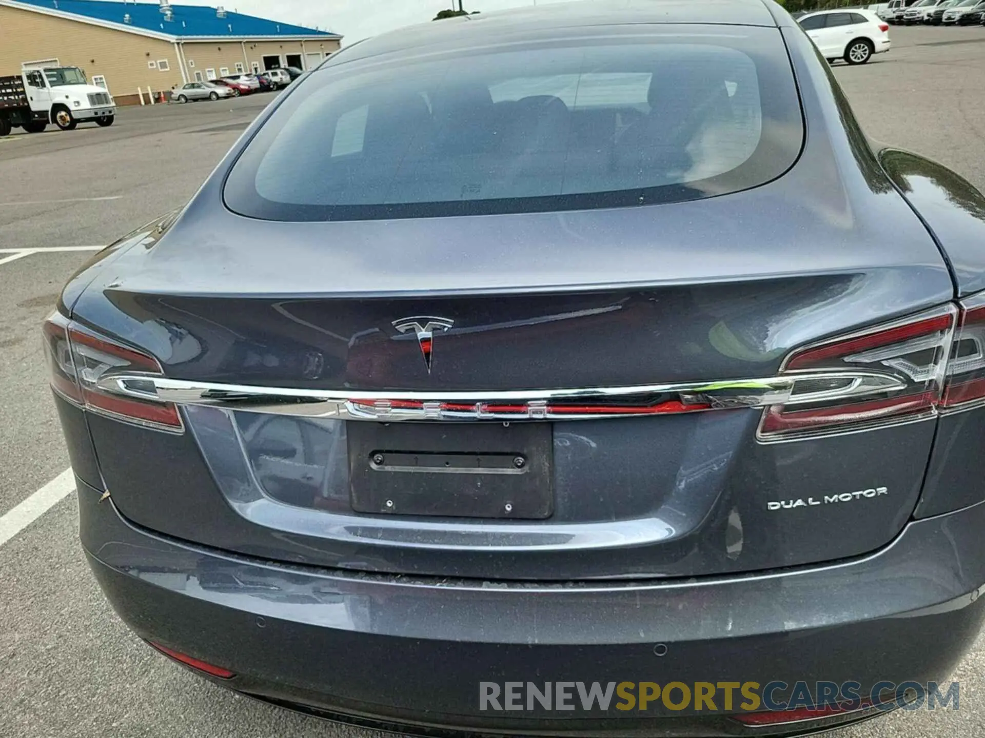 2 Photograph of a damaged car 5YJSA1E24LF355944 TESLA MODEL S 2020