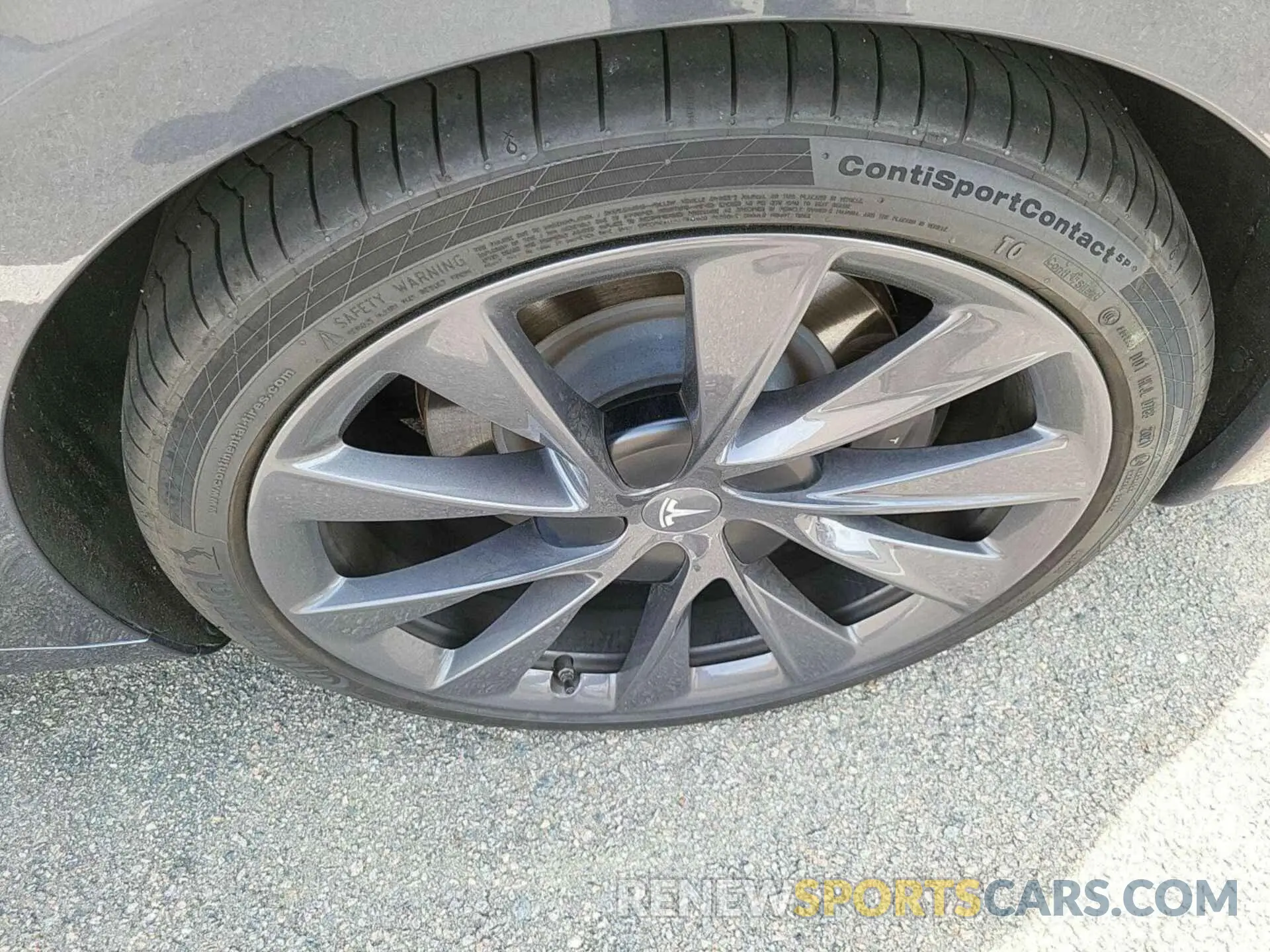 7 Photograph of a damaged car 5YJSA1E24LF355944 TESLA MODEL S 2020